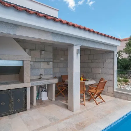 Beautiful With Private Pool Appartement *