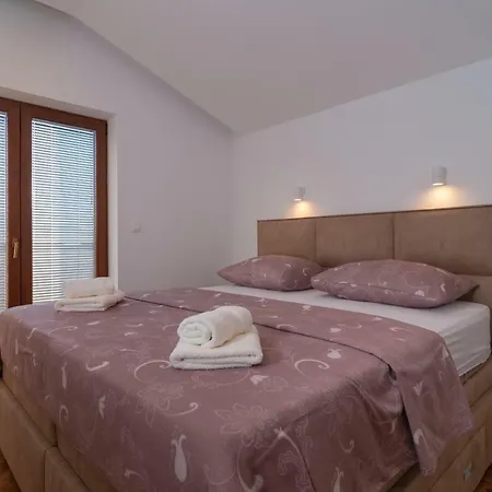 Beautiful With Private Pool