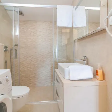 Beautiful With Private Pool Апартаменты Трогир