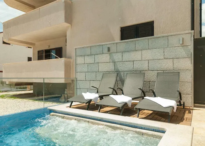 דירה Beautiful With Private Pool *