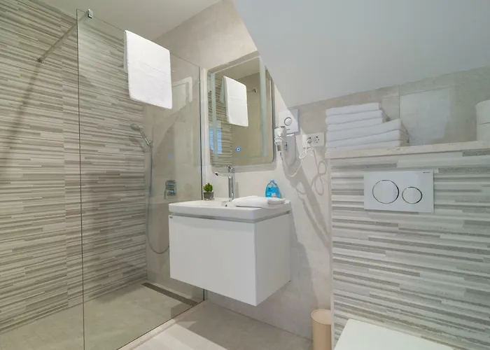 Apartment Beautiful With Private Pool Trogir