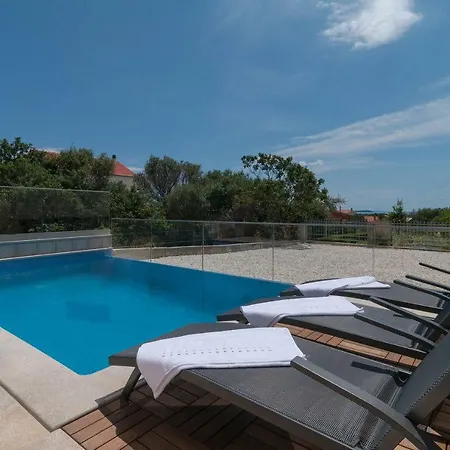 Beautiful With Private Pool *