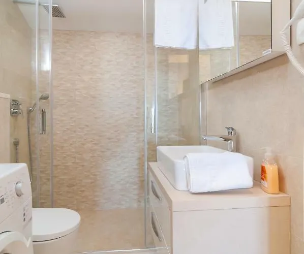 Beautiful With Private Pool Apartman Trogir