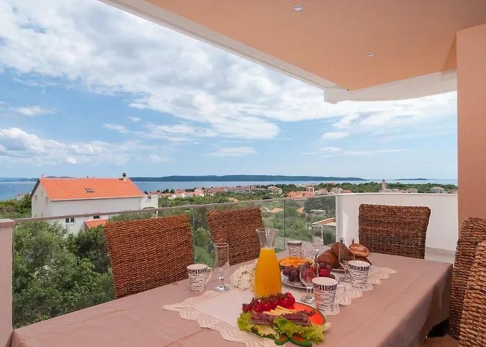 Apartman Beautiful With Private Pool Trogir
